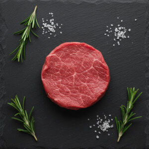 Rond de tranche de bœuf coupé en tranche moyenne